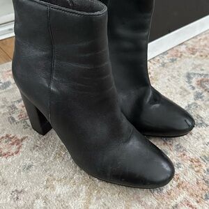Seychelles Black Leather Ankle Booties